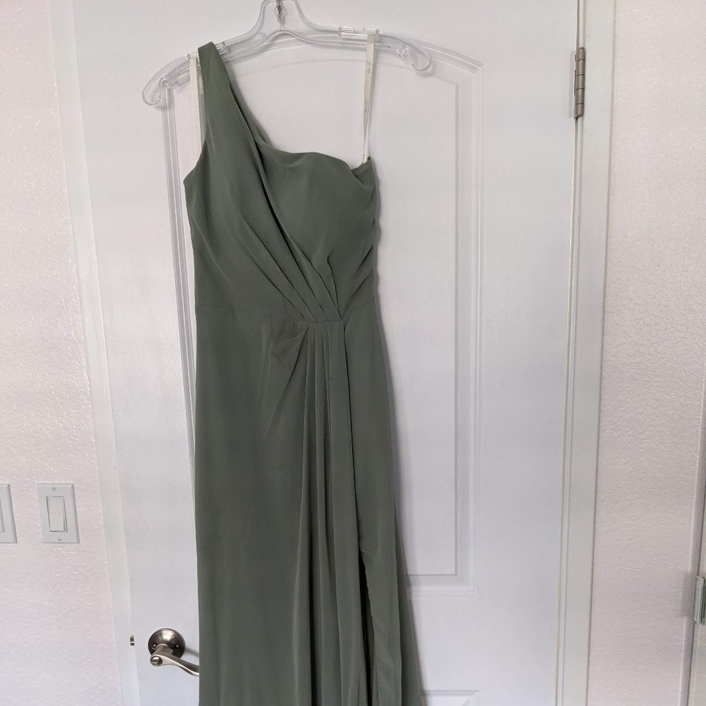 Size 2 Dear Cleo Delilah Bridesmaid Dress